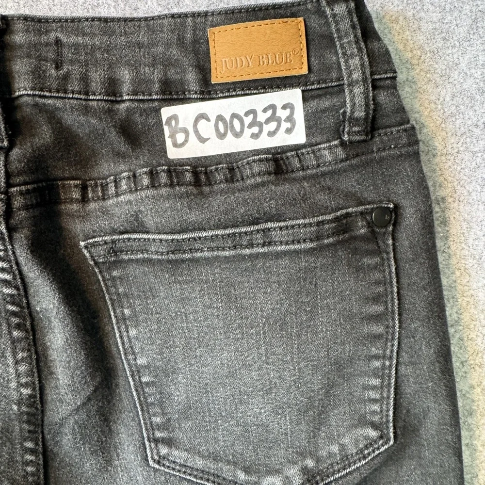 Judy Blue Capri Fit Jeans 9/29 Faded Black Stretch Denim‎